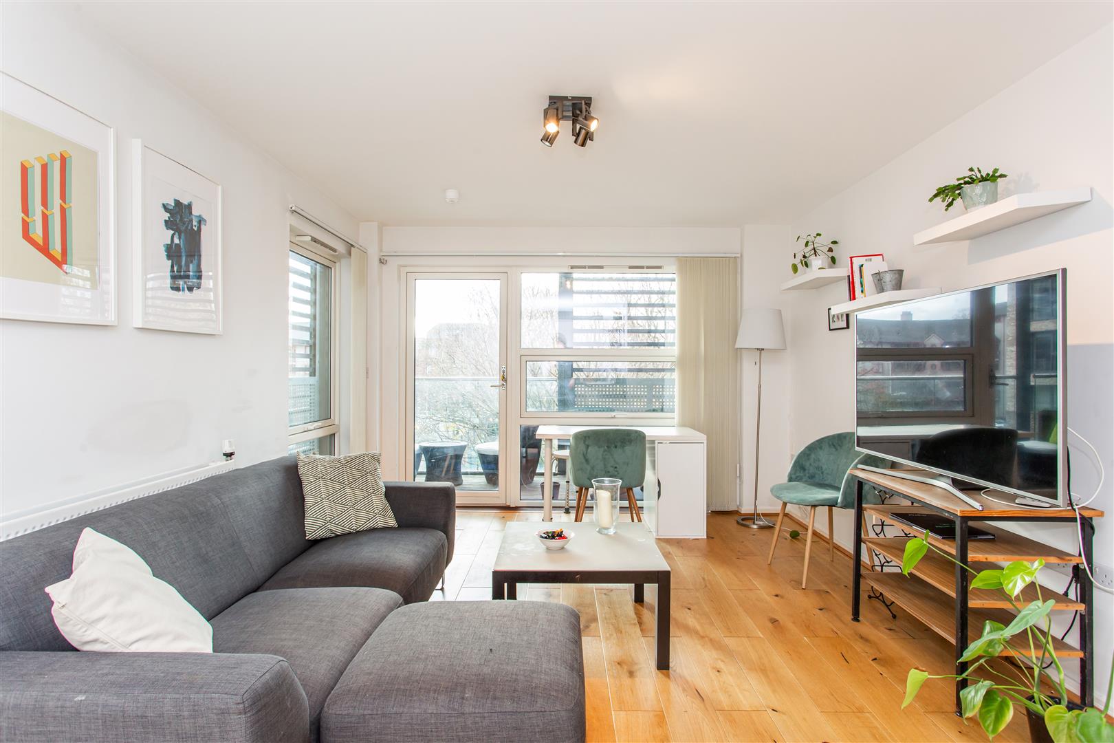 Kirkby Apartments, Mile End